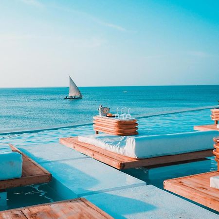 Le Saint Tropez Hotell Kidoti Eksteriør bilde